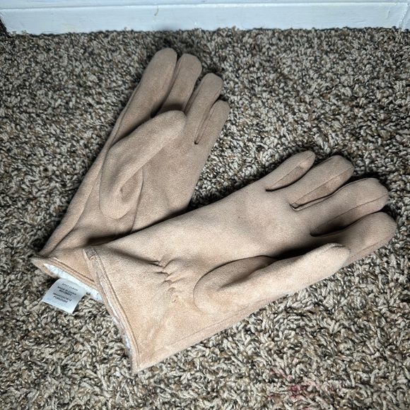 Tan Embroidered Gloves - Picture 2 of 6